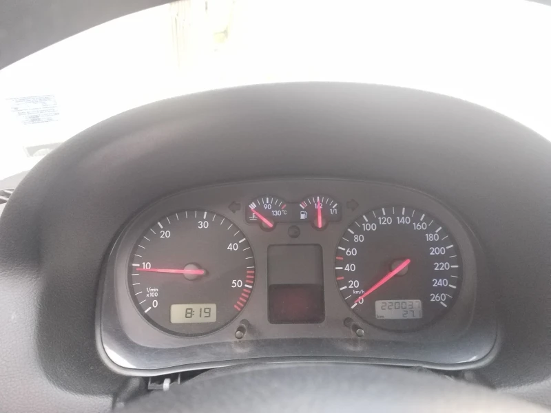 VW Bora, снимка 8 - Автомобили и джипове - 53113442