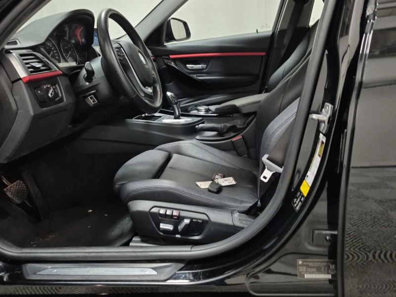 BMW 320 I XDRIVE| CARFAX | PANORAMA| 2 КЛЮЧА| , снимка 9 - Автомобили и джипове - 53454278