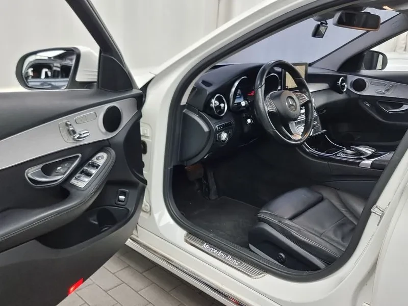 Mercedes-Benz C 220 D 4MATIC ESTATE, снимка 10 - Автомобили и джипове - 54862843