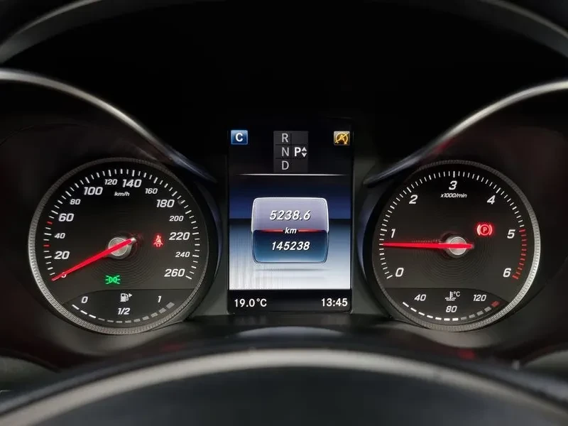 Mercedes-Benz C 220 D 4MATIC ESTATE, снимка 8 - Автомобили и джипове - 54862843
