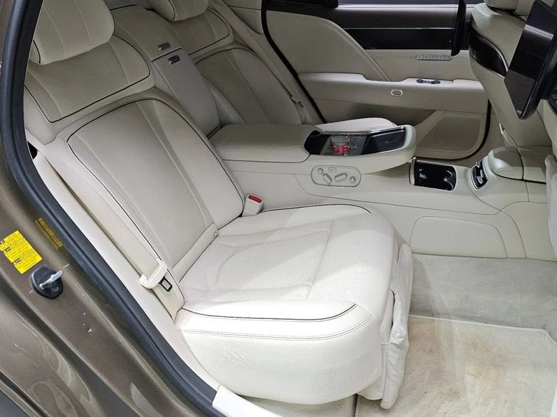 Genesis G90 3.5 Automatic, снимка 16 - Автомобили и джипове - 55606187