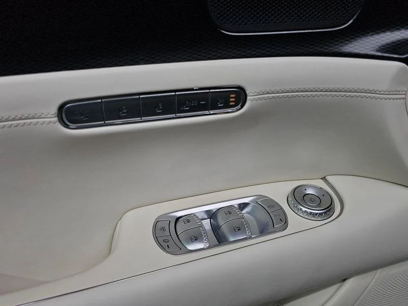 Genesis G90 3.5 Automatic, снимка 15 - Автомобили и джипове - 55606187