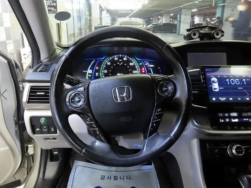 Honda Accord 2.0 Hybrid - САМО 30% АВАНС!, снимка 8 - Автомобили и джипове - 55660041