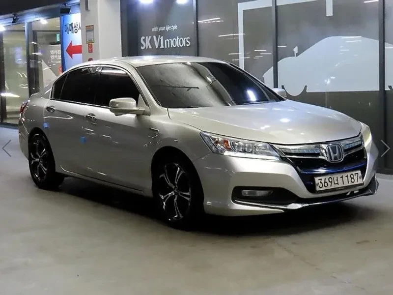 Honda Accord 2.0 Hybrid - САМО 30% АВАНС!