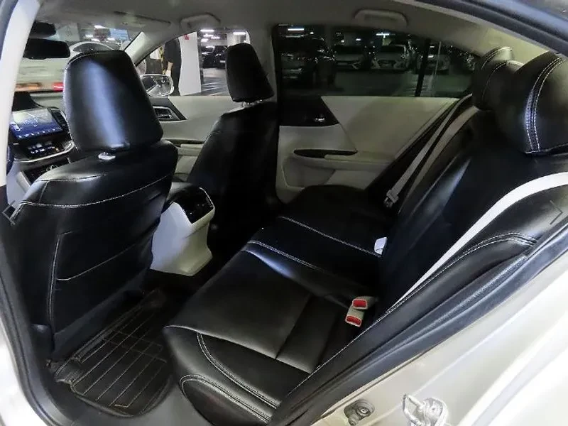 Honda Accord 2.0 Hybrid - САМО 30% АВАНС!, снимка 7 - Автомобили и джипове - 55660041