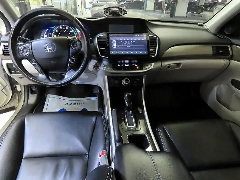 Honda Accord 2.0 Hybrid - САМО 30% АВАНС!, снимка 10 - Автомобили и джипове - 55660041