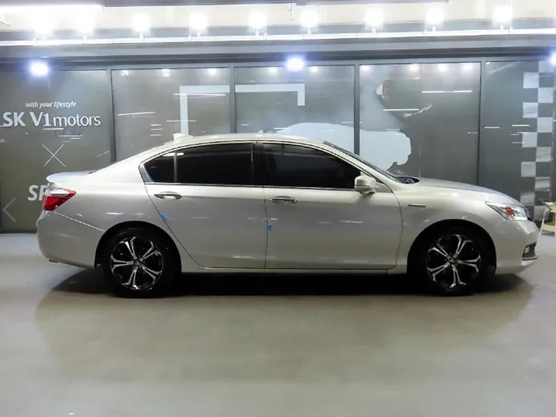 Honda Accord 2.0 Hybrid - САМО 30% АВАНС!, снимка 3 - Автомобили и джипове - 55660041
