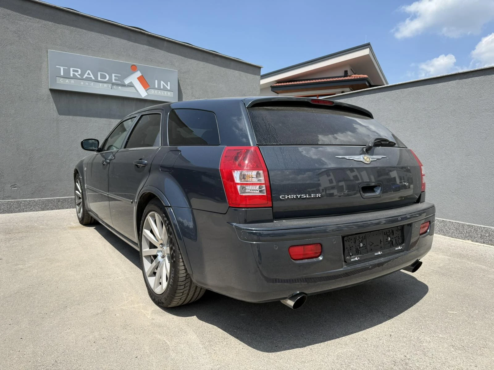 Chrysler 300c 6.1L HEMI SRT 8 - изображение 6
