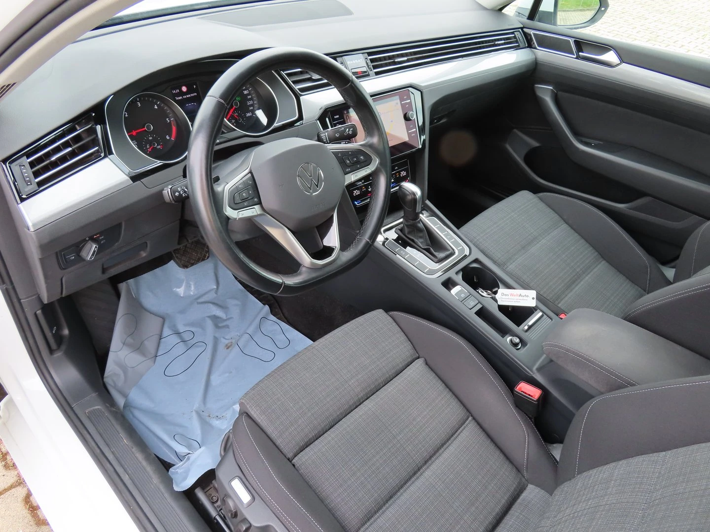 VW Passat Business 2.0 TDI SCR DSG - изображение 4