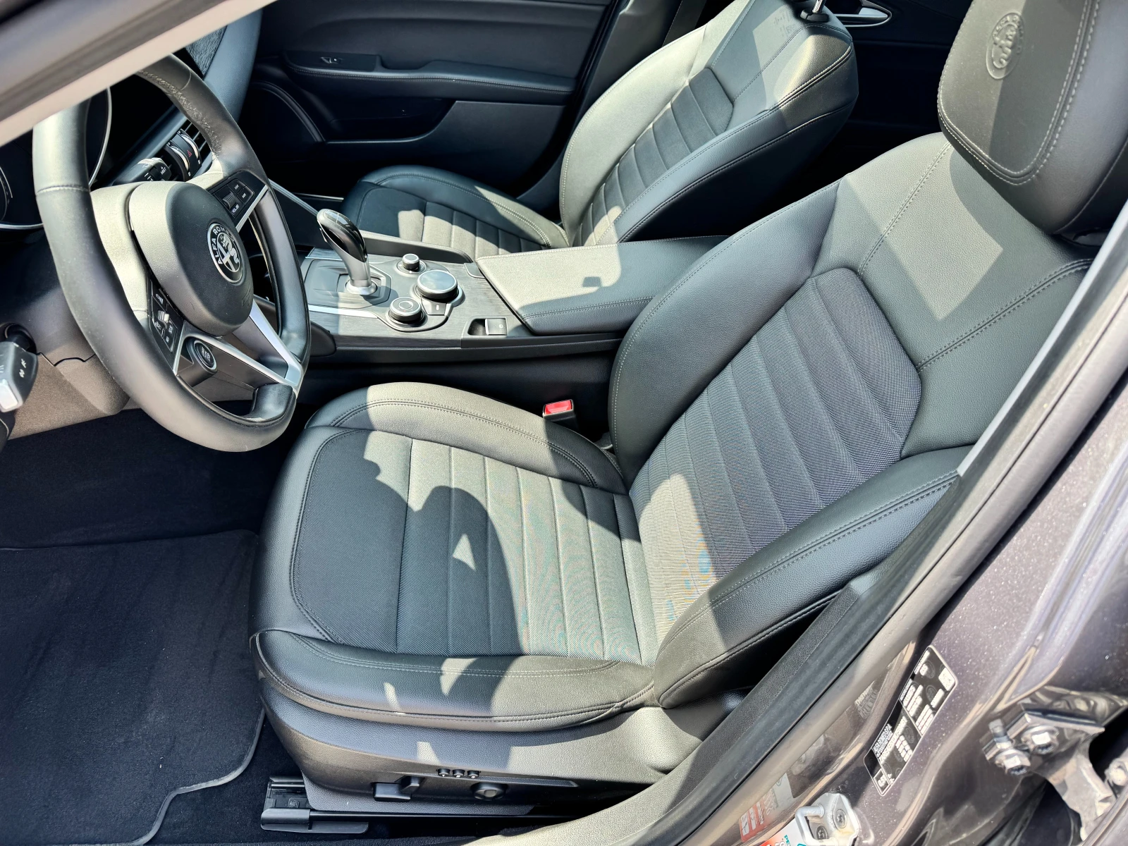 Alfa Romeo Giulia 2.2D 190к.с 8ск. 2019г.FULL Панорама  - изображение 8