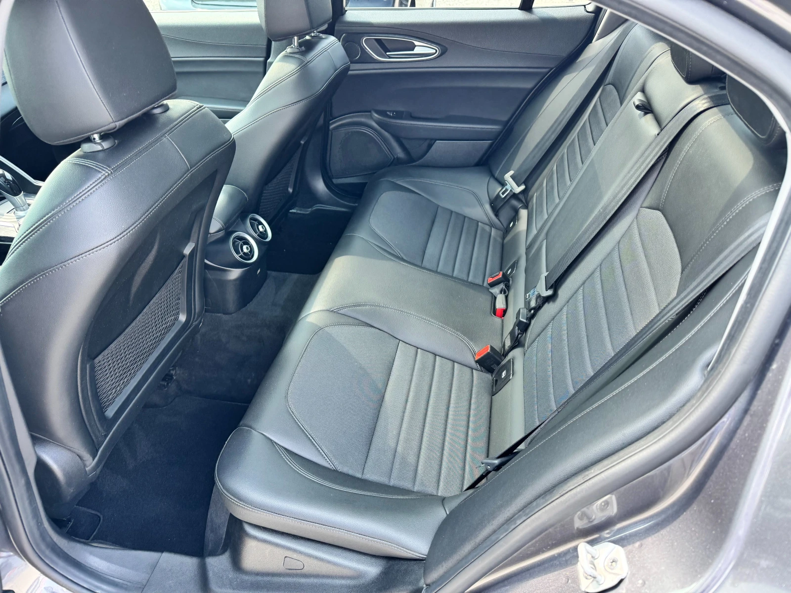 Alfa Romeo Giulia 2.2D 190. 8. 2019.FULL   | Mobile.bg   12