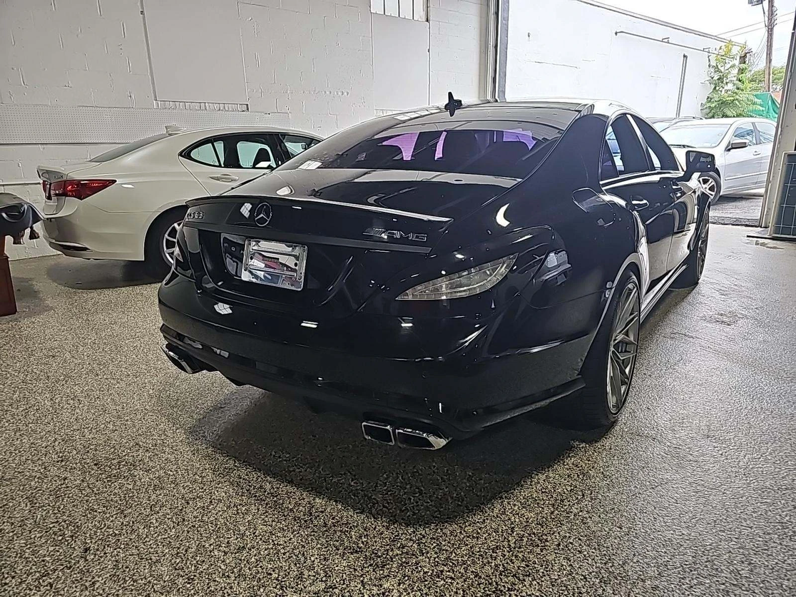 Mercedes-Benz CLS 63 AMG  - изображение 5