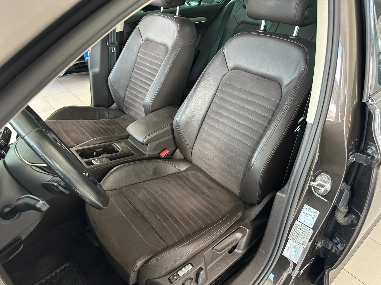 VW Passat 4Motion* HighLine* 190к.с - изображение 9