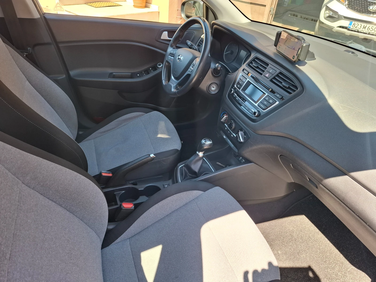 Hyundai I20 1.25i  LED, снимка 7 - Автомобили и джипове - 51982151