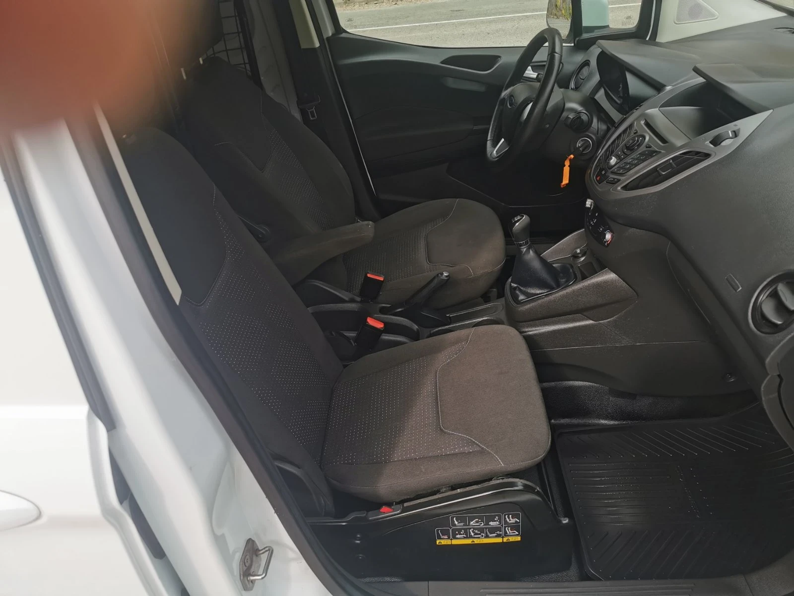 Ford Courier  - изображение 9