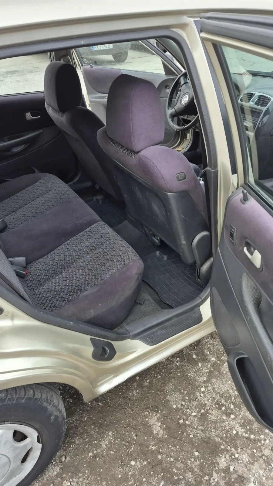 Mazda 323  - изображение 6