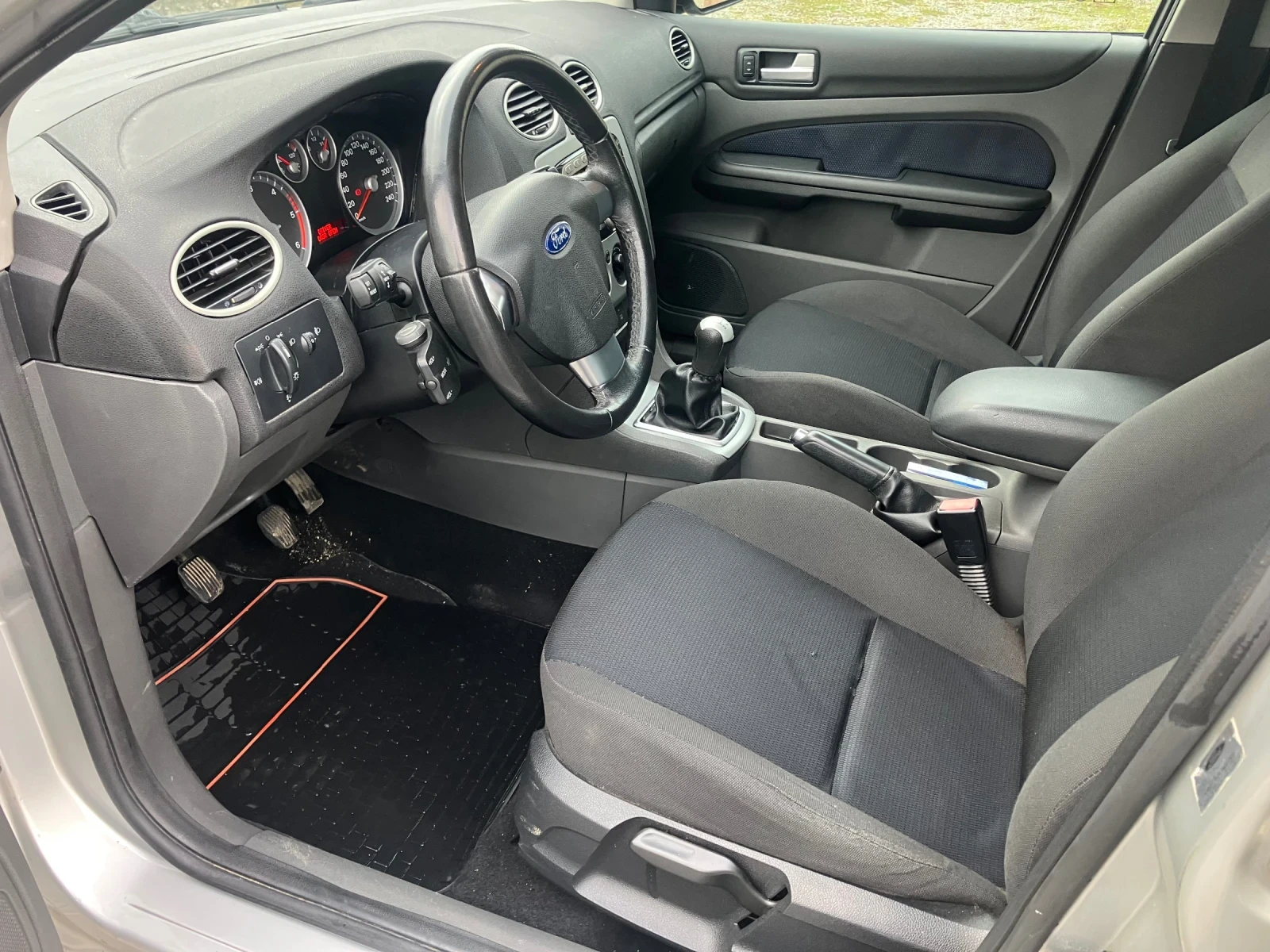 Ford Focus 1.6hdi 90c.s. - изображение 9