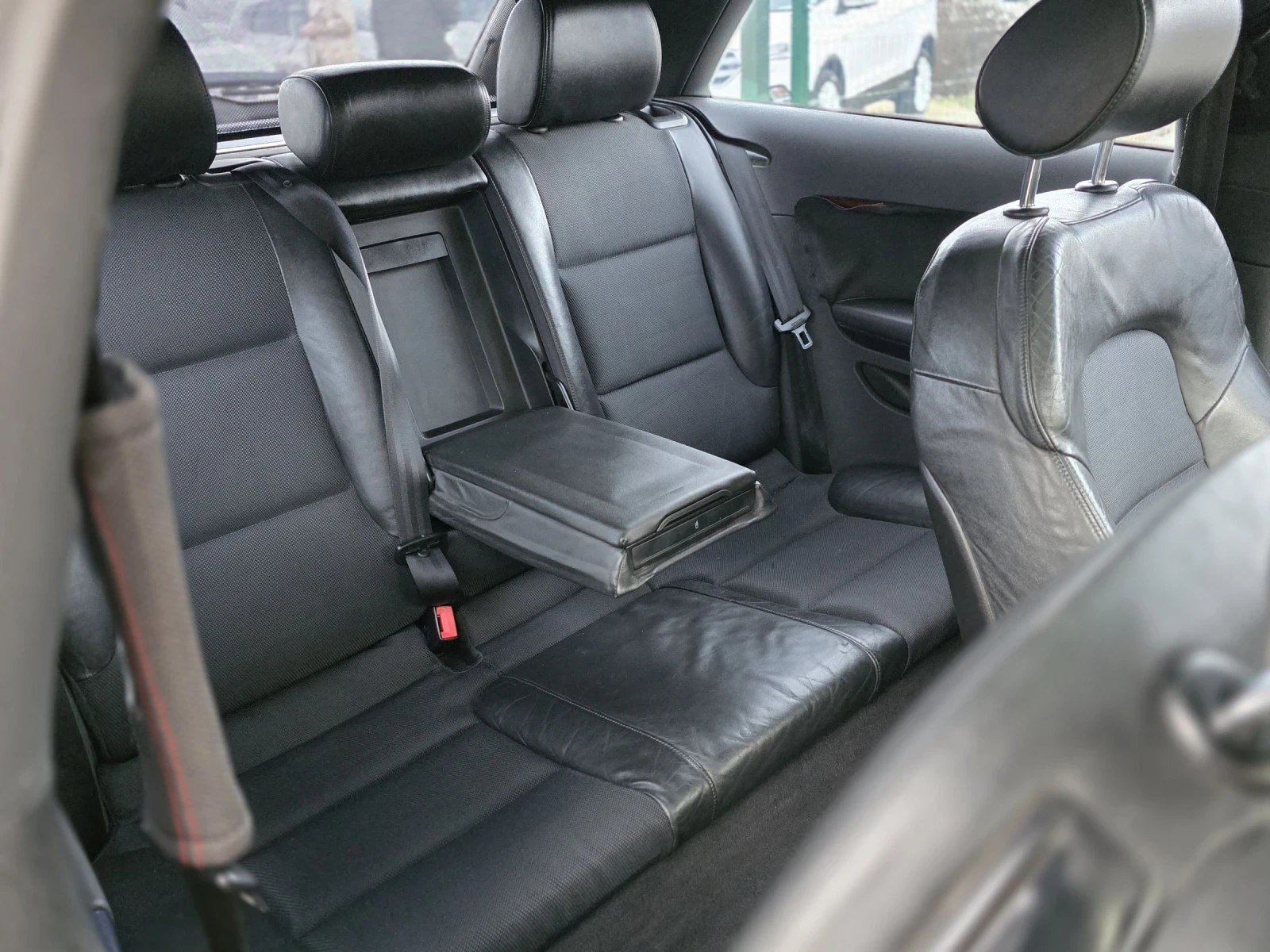 Audi A3 2.0tdi 140k.c. Пълен S-Line !!, снимка 12 - Автомобили и джипове - 54039260