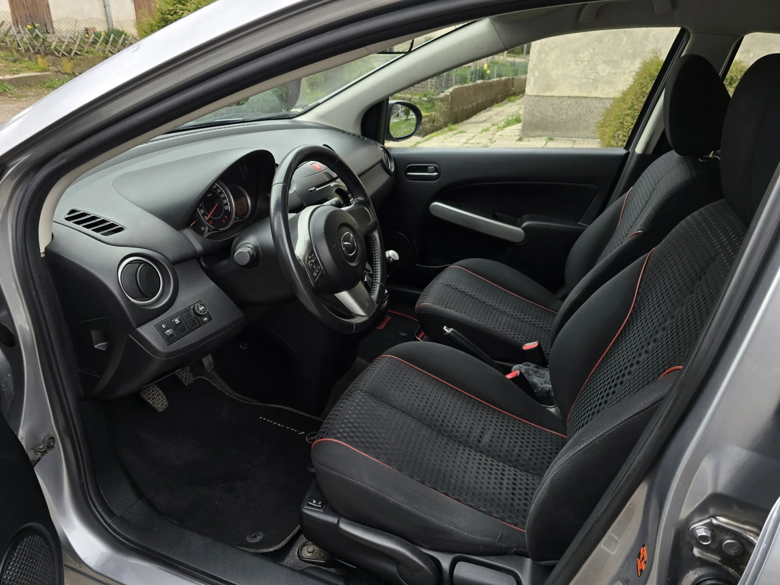 Mazda 2 От Германия.Газова Уредба.4цилиндъра.Климатроник., снимка 9 - Автомобили и джипове - 54042647