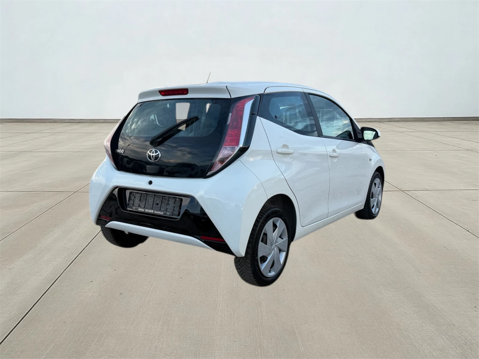 Toyota Aygo 1.0/Cruise control/PDC/LED/Heated seats/Euro6, снимка 2 - Автомобили и джипове - 54068242