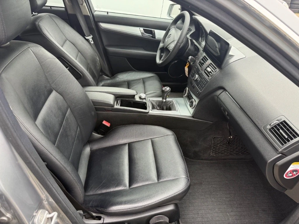 Mercedes-Benz C 200 2.2cdi, снимка 11 - Автомобили и джипове - 54178850