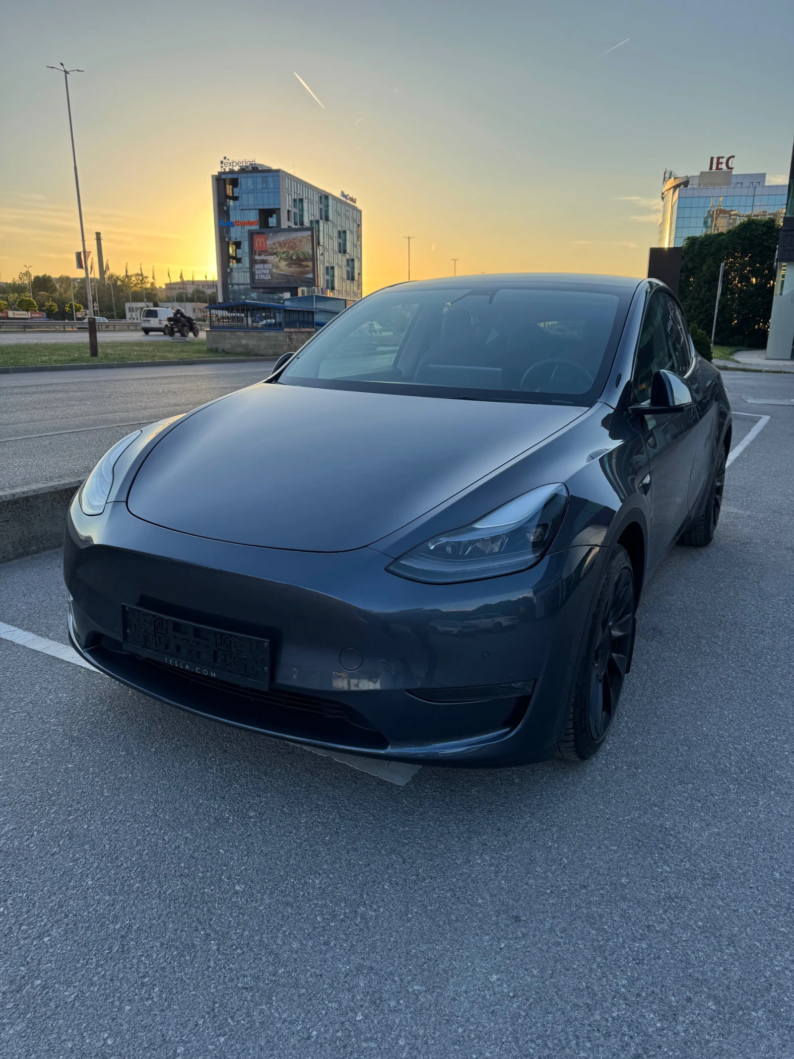 Tesla Model Y Пълна гаранция/LR/AWD/Enhanced, снимка 7 - Автомобили и джипове - 54510611