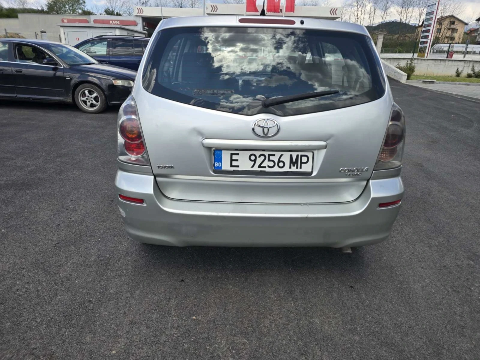 Toyota Corolla verso 2.0 D4D, снимка 5 - Автомобили и джипове - 54635008