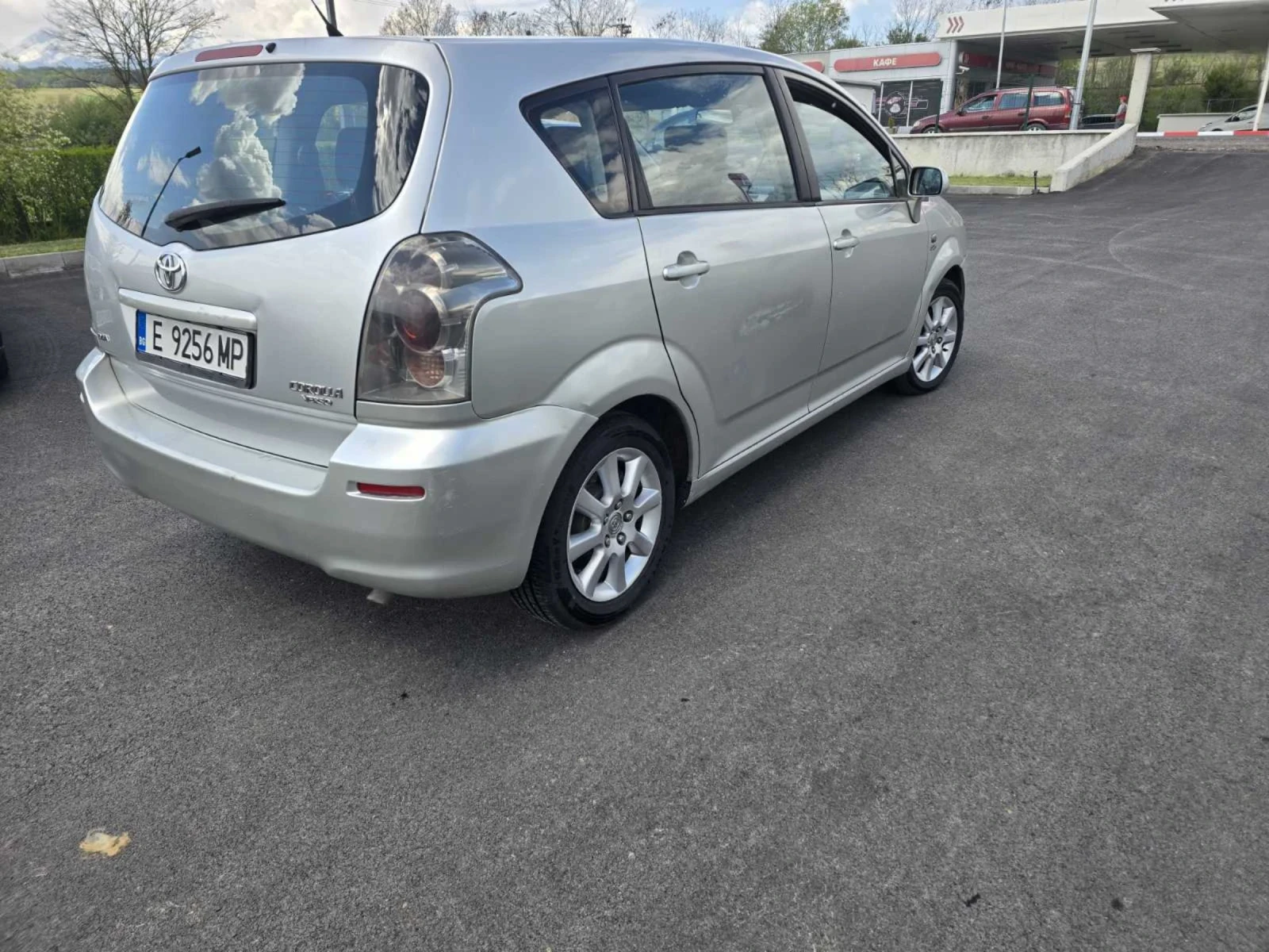 Toyota Corolla verso 2.0 D4D, снимка 4 - Автомобили и джипове - 54635008