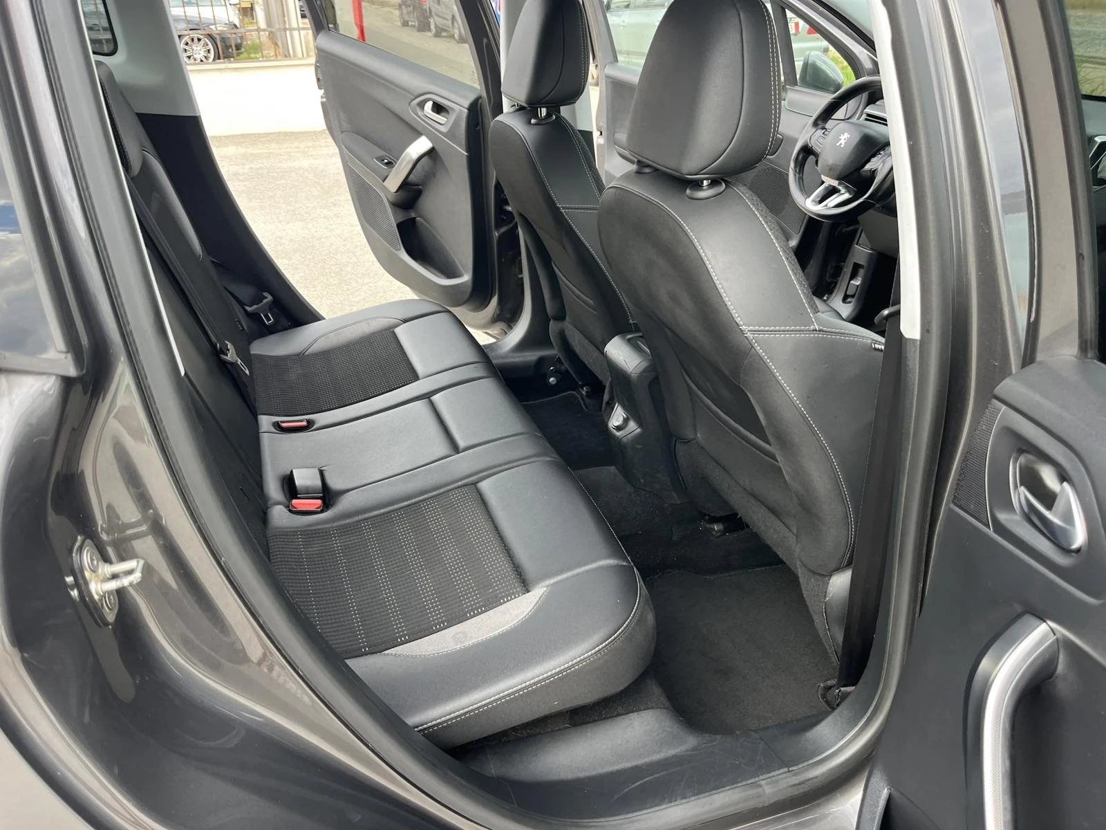 Peugeot 2008 1.5HDI 102кс EURO 6D 6 СКОРОСТИ NAVI ВНОС ИТАЛИЯ, снимка 10 - Автомобили и джипове - 55397399
