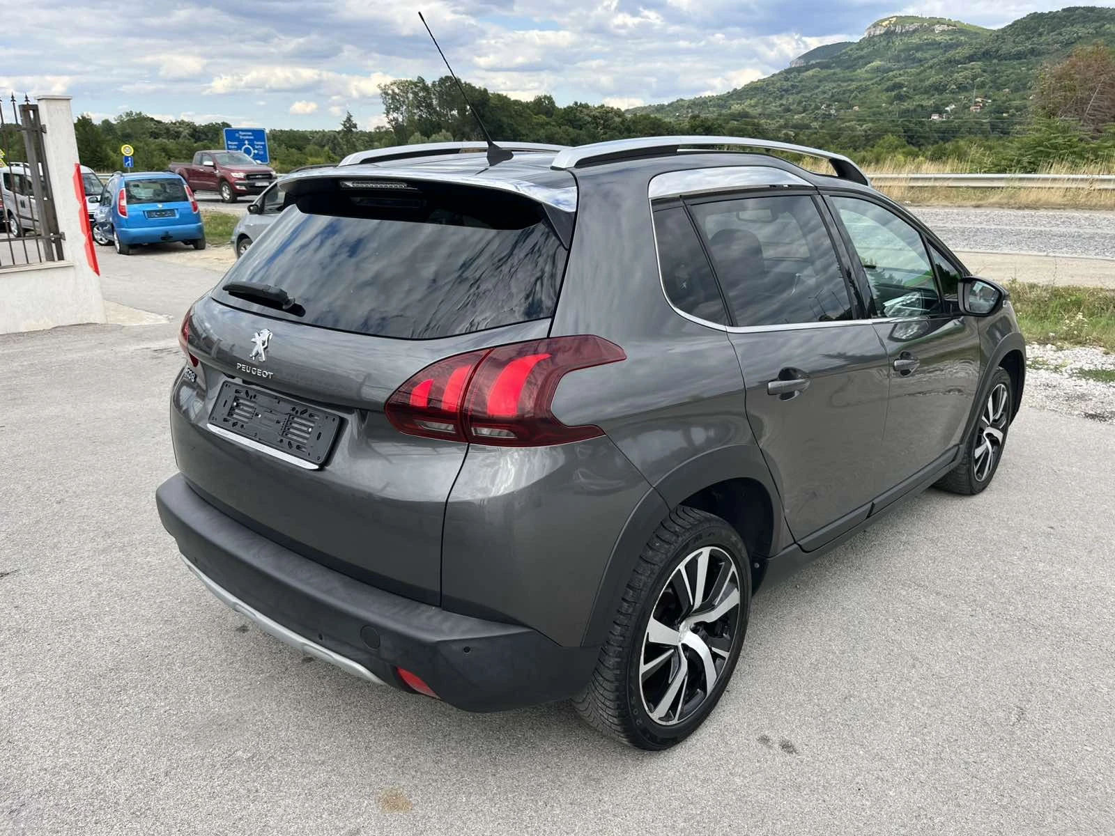 Peugeot 2008 1.5HDI 102кс EURO 6D 6 СКОРОСТИ NAVI ВНОС ИТАЛИЯ, снимка 4 - Автомобили и джипове - 55397399
