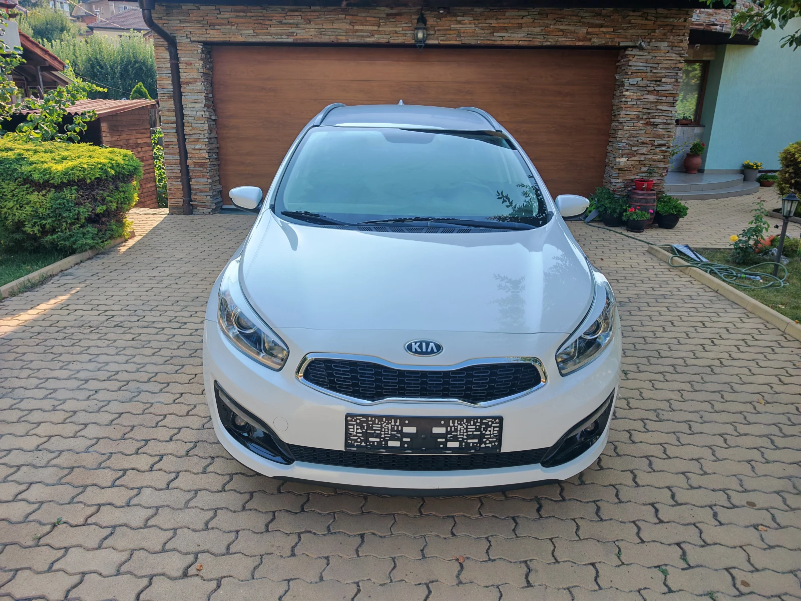Kia Ceed 1.4-100к.с.-НАВИ, снимка 2 - Автомобили и джипове - 55704246