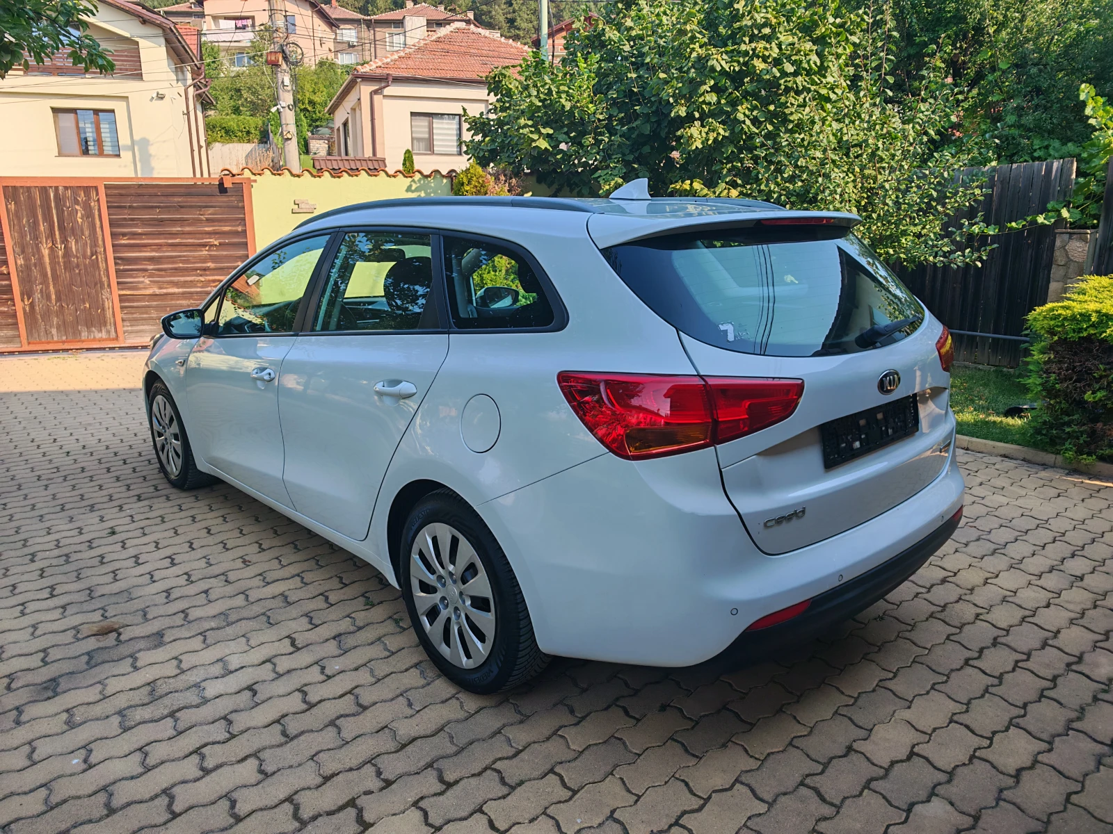 Kia Ceed 1.4-100к.с.-НАВИ, снимка 6 - Автомобили и джипове - 55704246