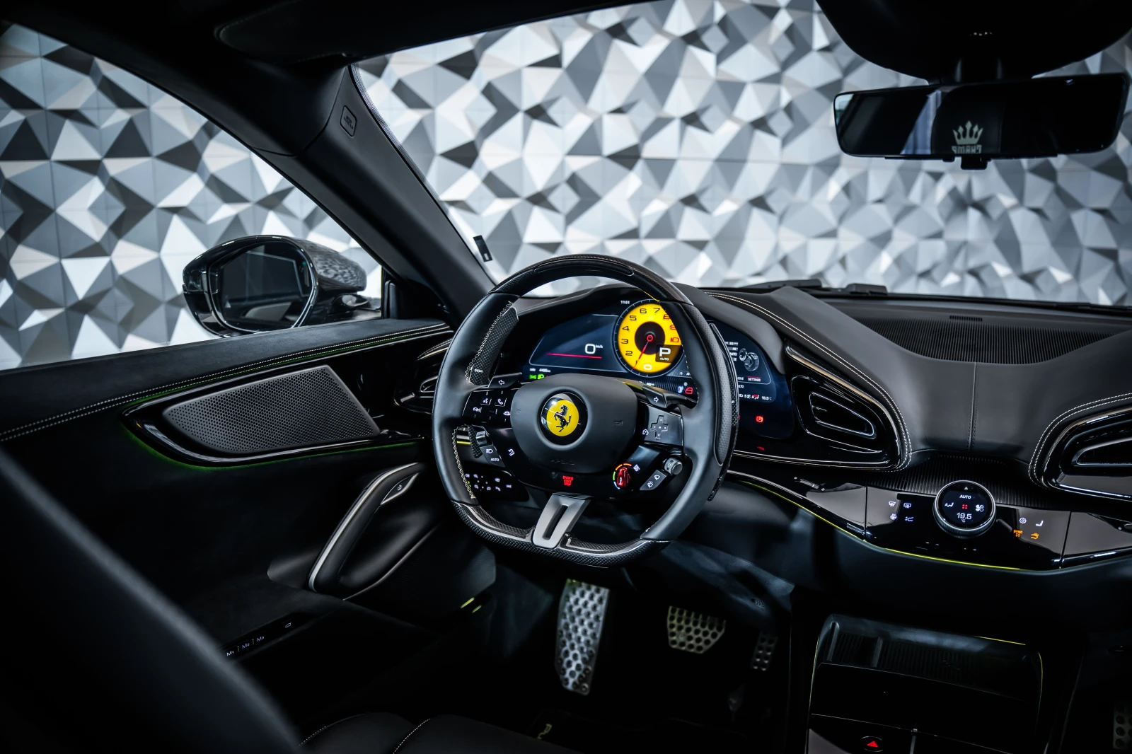 Ferrari Purosangue NOVITEC Esteso* Carbon, снимка 10 - Автомобили и джипове - 55895673