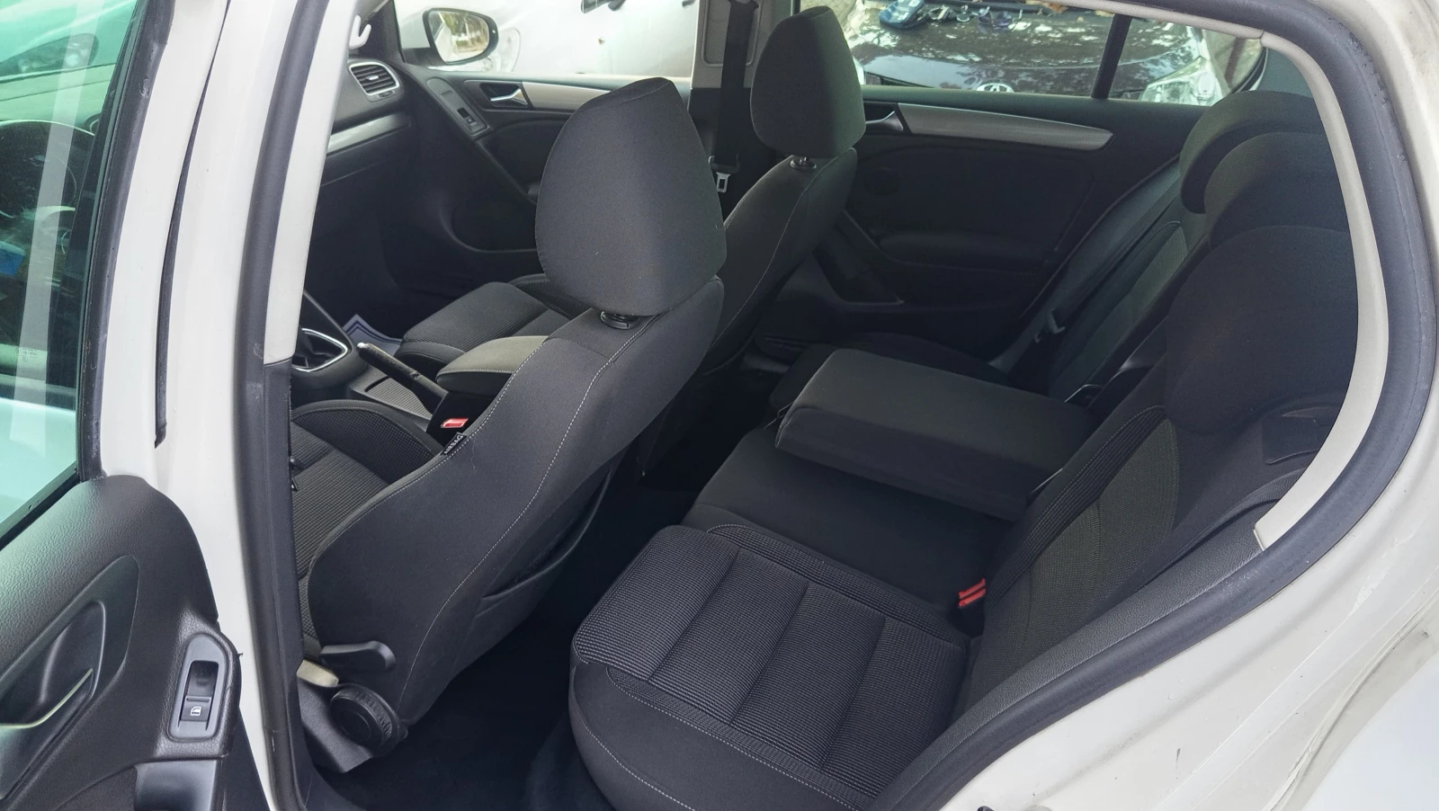 VW Golf 1.6 TDI RLINE , снимка 15 - Автомобили и джипове - 56646459
