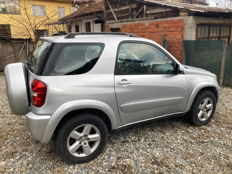 Toyota Rav4 2, 0, снимка 4 - Автомобили и джипове - 48144902