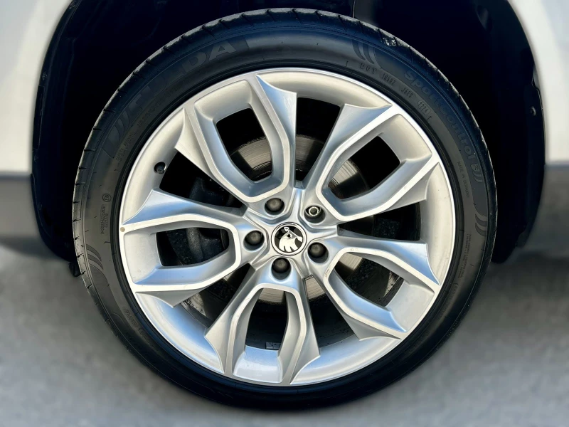 Skoda Karoq 2.0 TDI / 190 к.с. / 4x4 / DSG / Печка, снимка 17 - Автомобили и джипове - 50794873