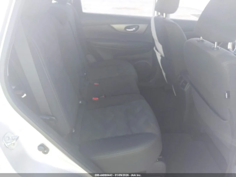 Nissan Rogue 2.5L I-4 DOHC, VVT, 170HP Front Wheel Drive, снимка 13 - Автомобили и джипове - 53213338