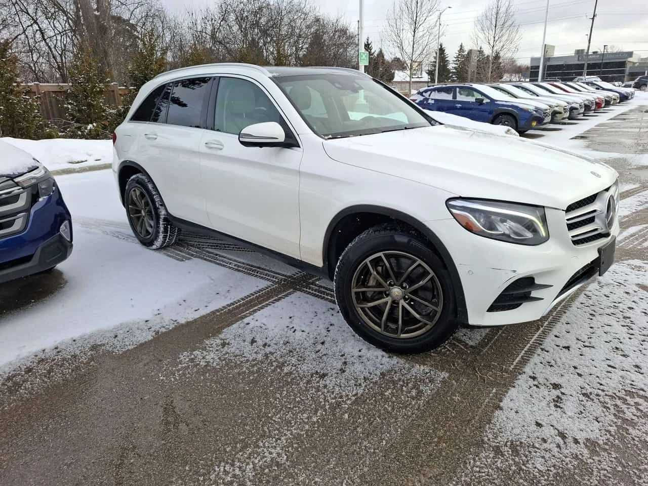 Mercedes-Benz GLC 300 * CARFAX * КАМЕРА * ПОДГРЕВ * ПАМЕТ , снимка 3 - Автомобили и джипове - 54094329