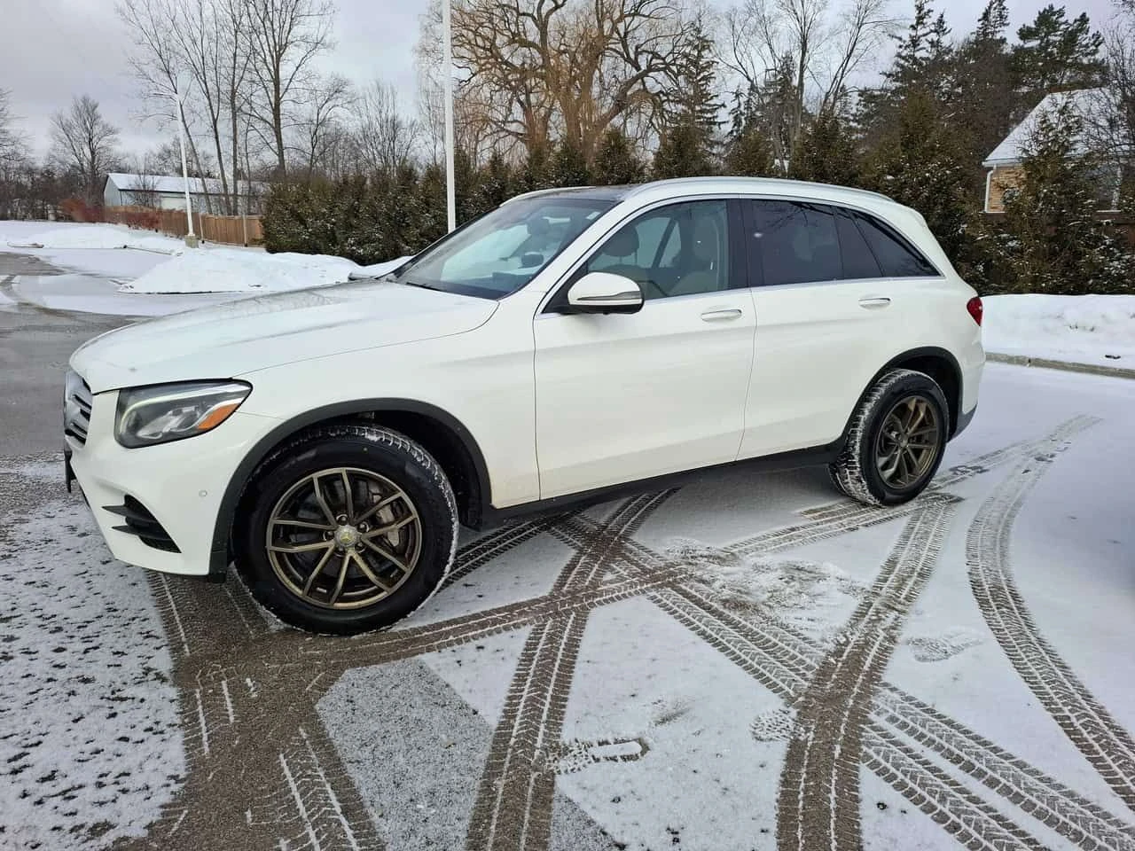 Mercedes-Benz GLC 300 * CARFAX * КАМЕРА * ПОДГРЕВ * ПАМЕТ , снимка 2 - Автомобили и джипове - 54094329