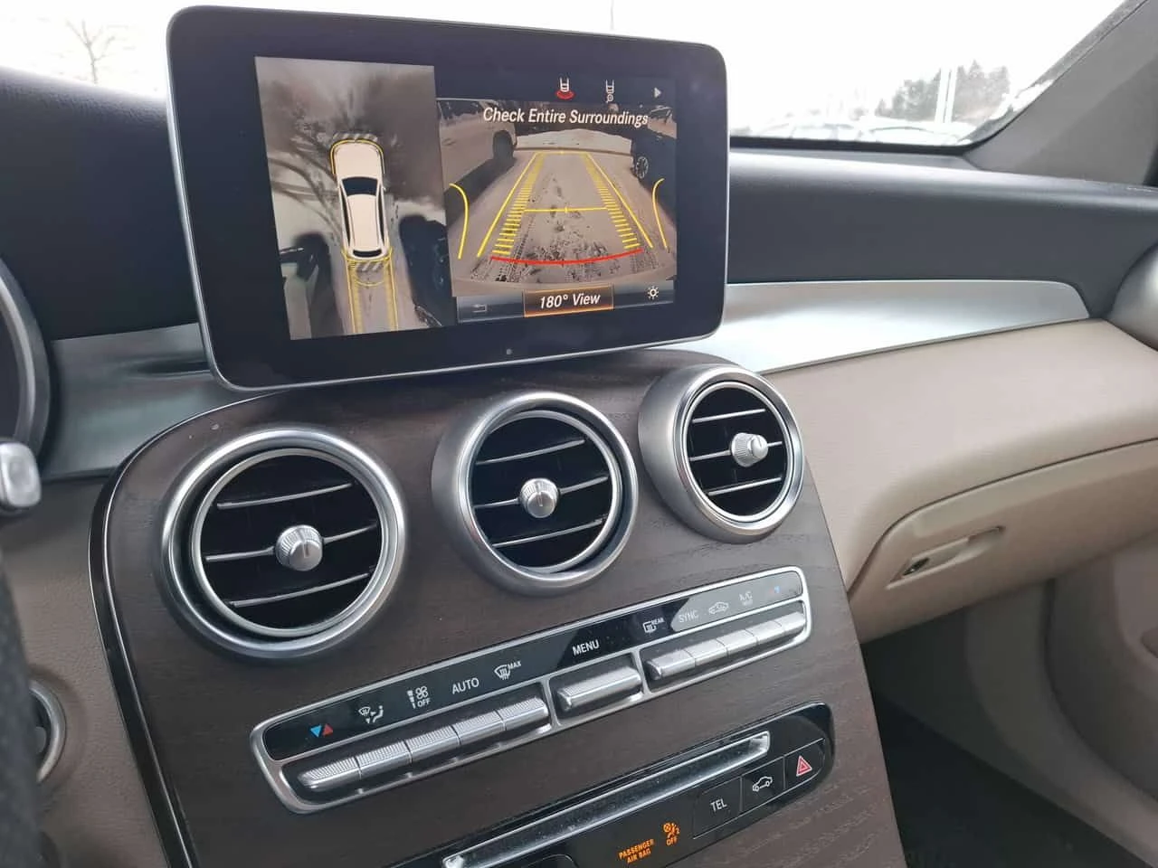 Mercedes-Benz GLC 300 * CARFAX * КАМЕРА * ПОДГРЕВ * ПАМЕТ , снимка 16 - Автомобили и джипове - 54094329