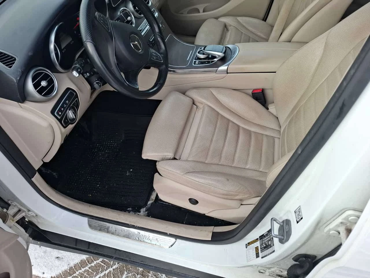 Mercedes-Benz GLC 300 * CARFAX * КАМЕРА * ПОДГРЕВ * ПАМЕТ , снимка 5 - Автомобили и джипове - 54094329