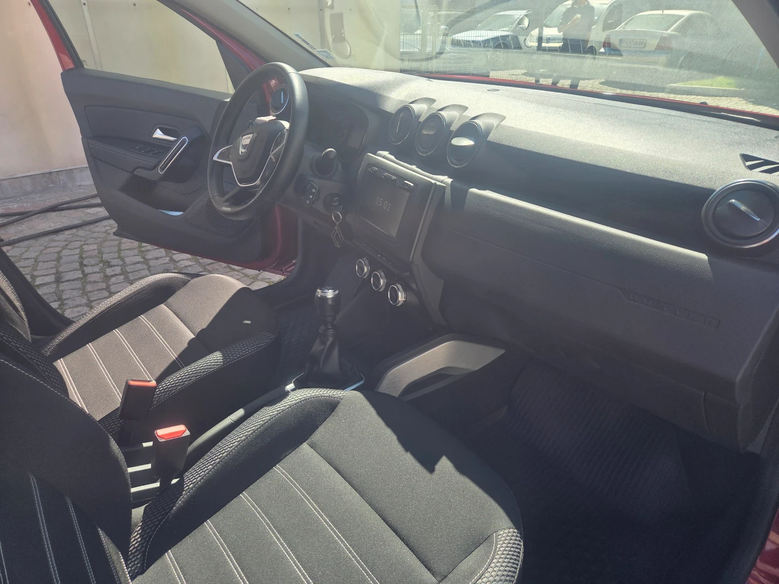 Dacia Duster 1.5dci, снимка 9 - Автомобили и джипове - 54139798