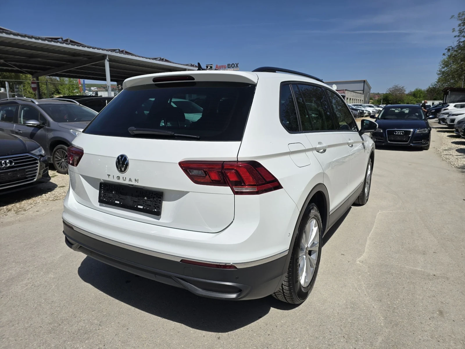 VW Tiguan 2.0TDI 150к.с LIFE DSG Камера Дистроник , снимка 4 - Автомобили и джипове - 54333373