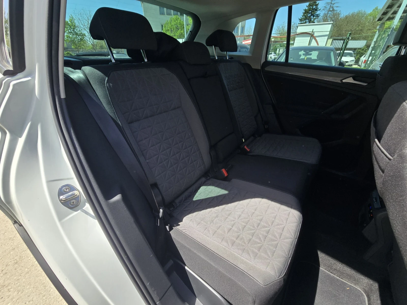 VW Tiguan 2.0TDI 150к.с LIFE DSG Камера Дистроник , снимка 14 - Автомобили и джипове - 54333373