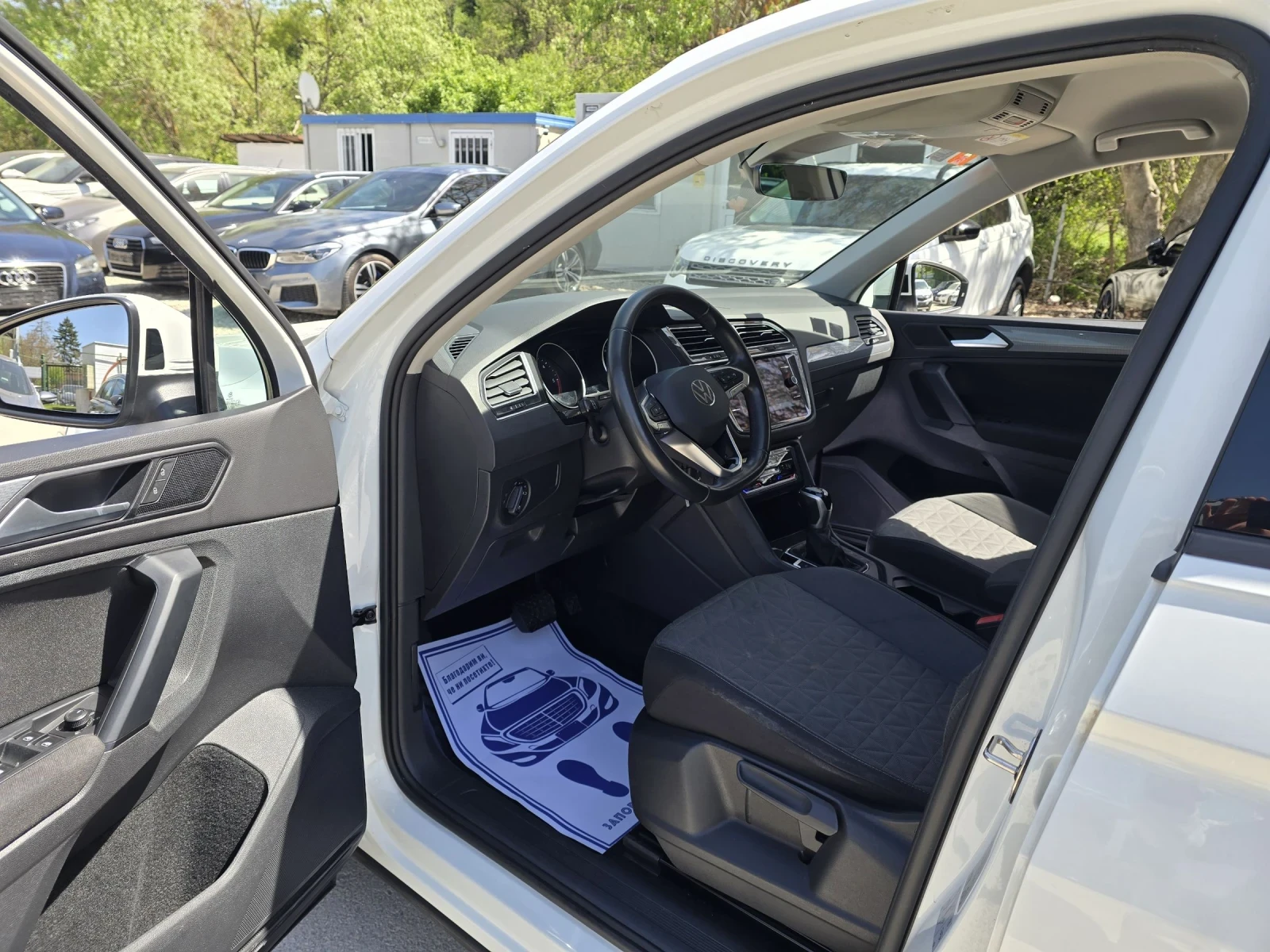 VW Tiguan 2.0TDI 150к.с LIFE DSG Камера Дистроник , снимка 10 - Автомобили и джипове - 54333373