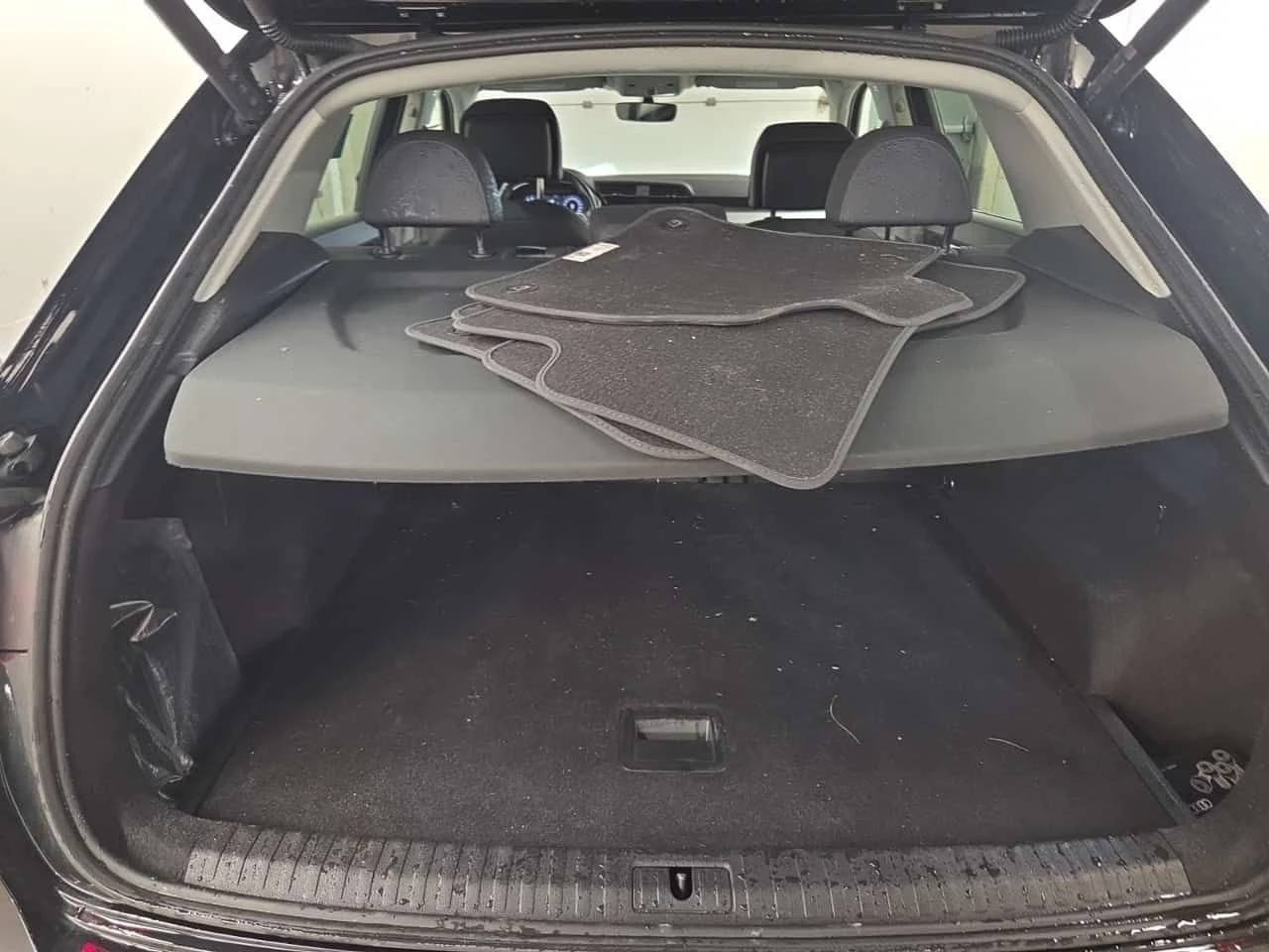 Audi Q3 KOMFORT| ПОДГРЕВИ| ПАНОРАМА| 2 КЛЮЧА, снимка 16 - Автомобили и джипове - 54676202