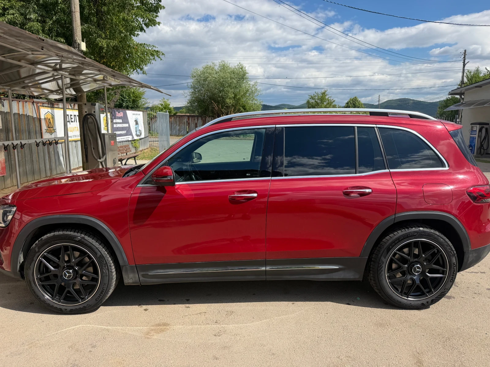 Mercedes-Benz GLB 250 4MATIC* Burmaster* 360CAM* Панорама* Обдухване* , снимка 2 - Автомобили и джипове - 55219384