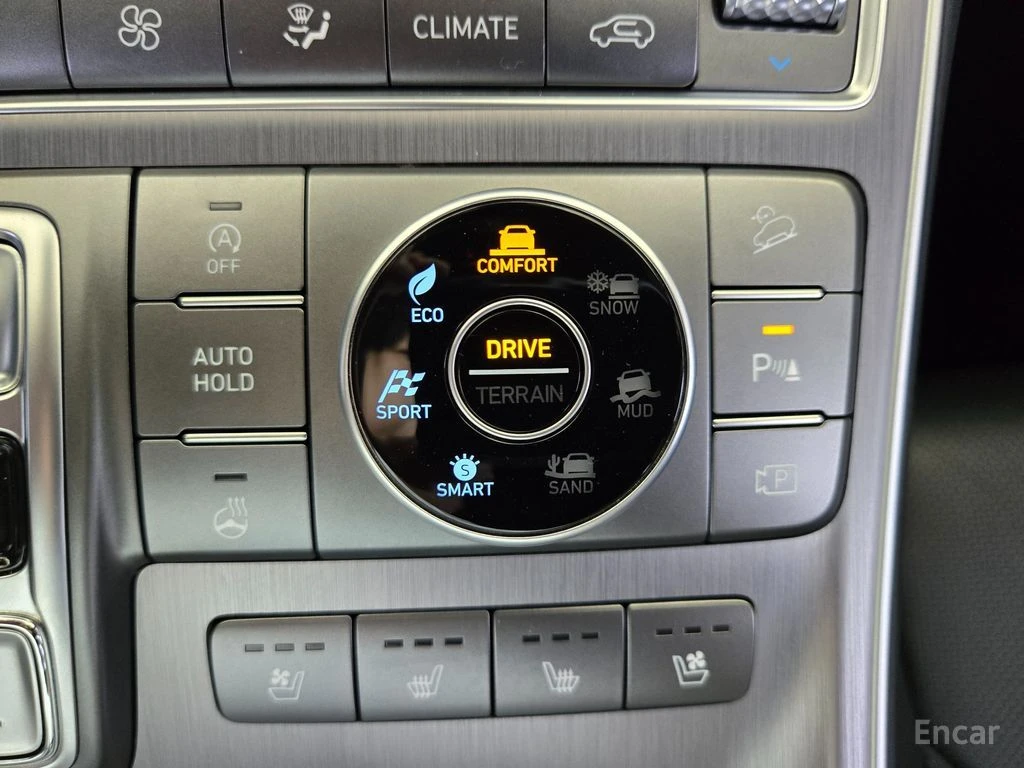 Hyundai Santa fe 2.5T* CALLIGRAPHY* DISTRONIC* 360 КАМЕРИ* ОБДУХВА, снимка 11 - Автомобили и джипове - 54982364