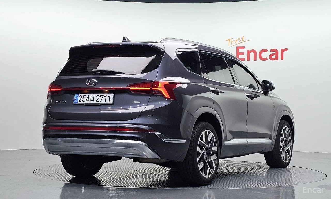 Hyundai Santa fe 2.5T* CALLIGRAPHY* DISTRONIC* 360 КАМЕРИ* ОБДУХВА, снимка 4 - Автомобили и джипове - 54982364