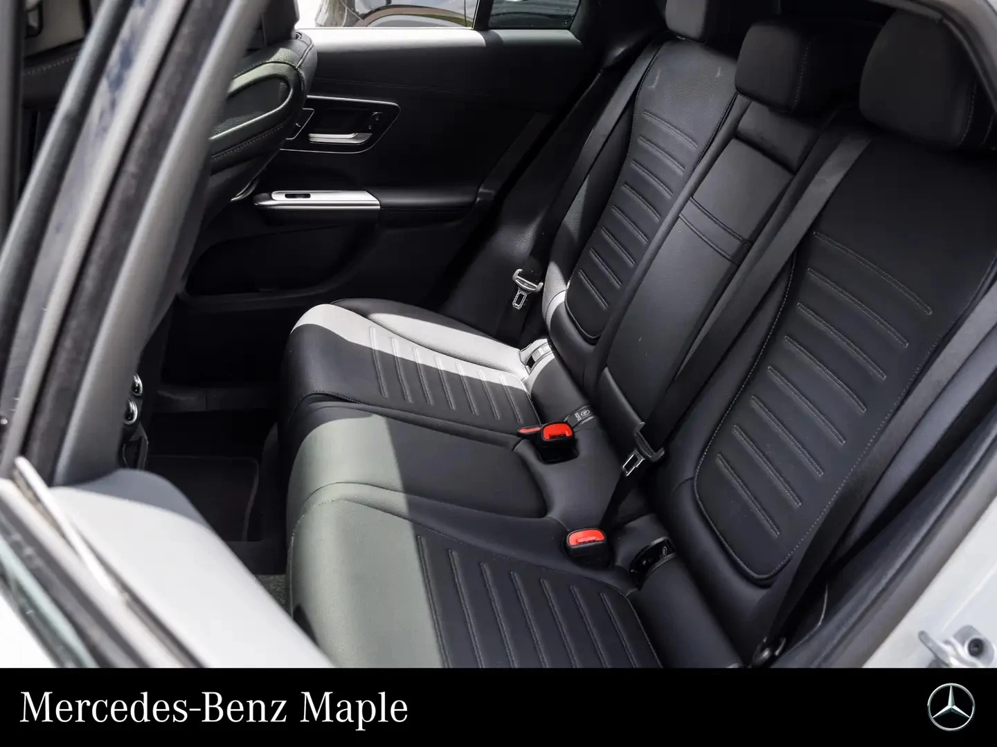 Mercedes-Benz GLC 300 4MATIC AMG PKG ЦЕНА ДО БЪЛГАРИЯ АВТОКРЕДИТ, снимка 17 - Автомобили и джипове - 55848570